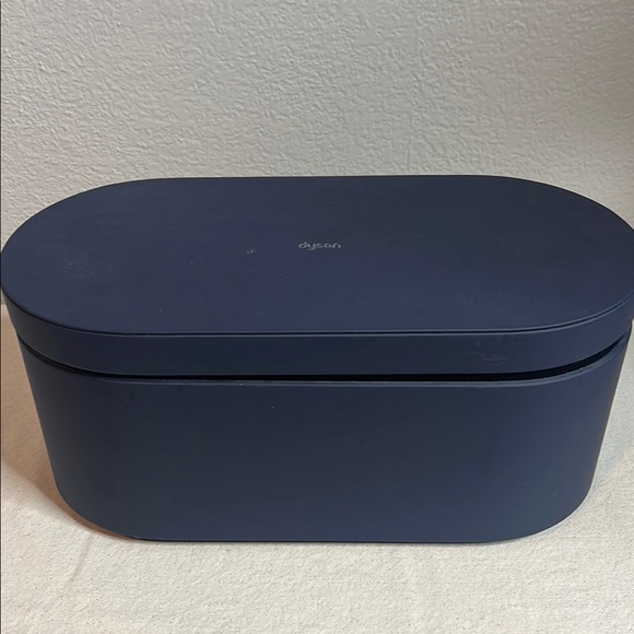 Dyson Airwrap Complete Styler Set – Nickel/Copper with Attachments & Case - Picture 6 of 7